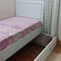 تختخواب دو طبقه کشویی تمیز و مرتب .|تخت و سرویس خواب|کاشمر, |دیوار