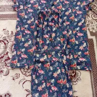 چند تیکه لباس در حد نو