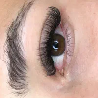 خدمات اکستنشن و لیفت مژه و ابرو