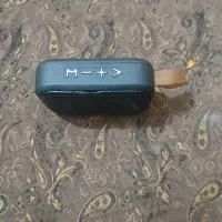 یک دستگاه اسپیکر