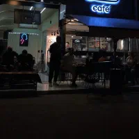 باریستا خانم و اقا و سالن کار اقا