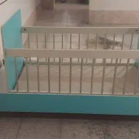 تخت کودک و نوجوان در حد نو|تخت و سرویس خواب|اصفهان, سرچشمه|دیوار