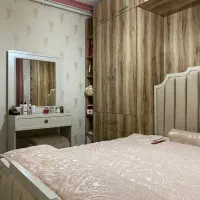 سرویس خواب و میز و آینه و تشک