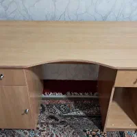 میز کامپیوتر (کاملا سالم)
