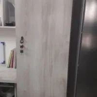 میز تحریر و کمد لباس