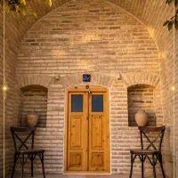 اقامتگاه-سنتی-و-رستوران