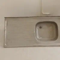 سینک با سیفون سالم و تمیز ۱۰۰ در ۵۰
