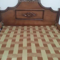 تختخواب چوبی دو نفره  وآینه ارایش