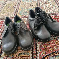 دو جفت کفش ایمنی نو نو|کیف، کفش، کمربند|قم, پشت انبار نفت|دیوار