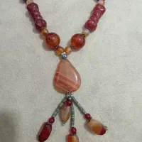 گردنبند عتیقه|کلکسیون اشیاء عتیقه|فردیس, فردیس|دیوار