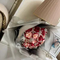 دسته گل رز قرمز ربانی مناسب روز دختر|گل مصنوعی|تهران, زعفرانیه|دیوار