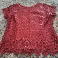 تعدادی لباس اولی ۴۰۰دومی وسومی هرکدوم یه میلیون ا