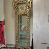 ویترین برنزی ساعت دار