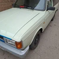 راننده پیکان وانت پخش مواد غذایی