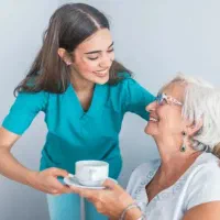 استخدام پرستار خانم جهت سالمند خانم