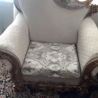 مبل سلطنتی در حد نو  قیمت ۱۵  میلون