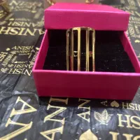 تعدادی انگشتر و بنگل و دستبند و سرویس در حد نو