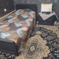 تخت یکنفره وپاتختی همراه تشک پربار