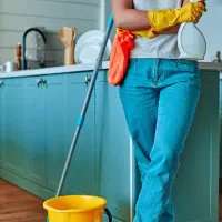 نیروی خانم جهت نظافت