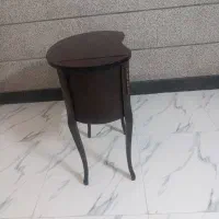 میز کشو دار|میز تلفن|اسلام‌شهر, باغ فیض|دیوار