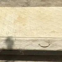 تخت به همراه تشک یکنفره طبی|تخت و سرویس خواب|رشت, عینک|دیوار