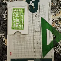 تحته رسم fabl