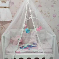 تخت خواب و گهواره