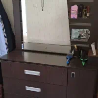 فرش دسته دوم و میز ارایشی