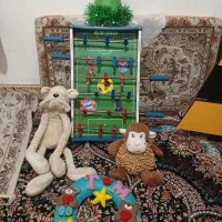 تعدادی اسباب بازی به فروش میرسد