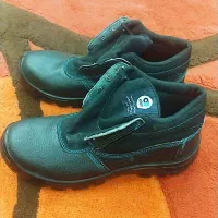فروش دو جفت کفش ایمنی مهندسی سایزهای ۴۲ و ۴۳|کیف، کفش، کمربند|شادگان, |دیوار