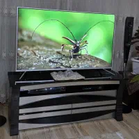 تلویزیون با میز