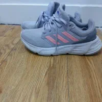 کفش آدیداس اصل کار کرده سایز ۳۸ ۳۹