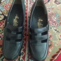 کفش طبی بسیار سبک وشیک