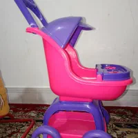 اسباب بازی. کالسکه بازی. بازی.