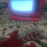 تلوزیون کوچک|تلویزیون و پروژکتور|صحنه, |دیوار