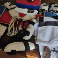 لباس و تجهیزات تکواندو