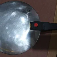 زودپز|ظروف پخت‌وپز|قم, بنیاد|دیوار