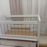 تخت نوزادی تا کودکی درحد نو بدون استفاده|تخت و صندلی بچه|آستانه اشرفیه, |دیوار