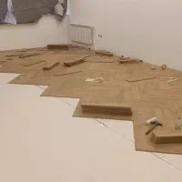 نصب تخصصی پارکت و قرنیز