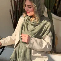 فروشنده و ادمین پوشاک