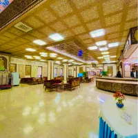 مدیر گردشگری و هتل با ده سال سابقه هستم