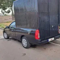 راننده با ماشین شرکت پخش مواد غذایی