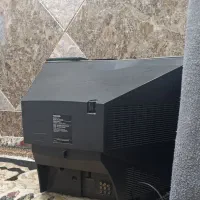 یک عدد تلوزیون