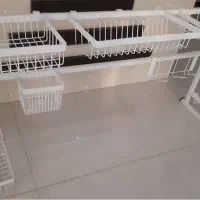 آبچکان پشت پنجره ای