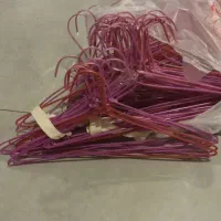 چوب لباسی کت وشلوار تعداد۵۰عدد هر عدد هم ۱۵هزار