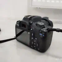 دوربین کنون 2000D فوق‌العاده کم کار همراه با لوازم