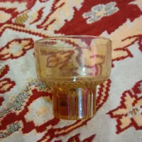لیوان  ایتالیا عسلی|کلکسیون اشیاء عتیقه|اصفهان, بهارستان|دیوار