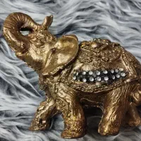 مجسمه فیل طلایی در سه سایز