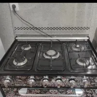 اجاق گاز طرح فر پنج شعله رنگ سفید بفروش میرسد