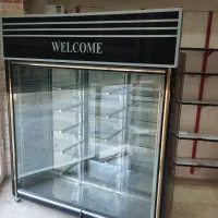 یخچال و قفسه سوپر مارکت